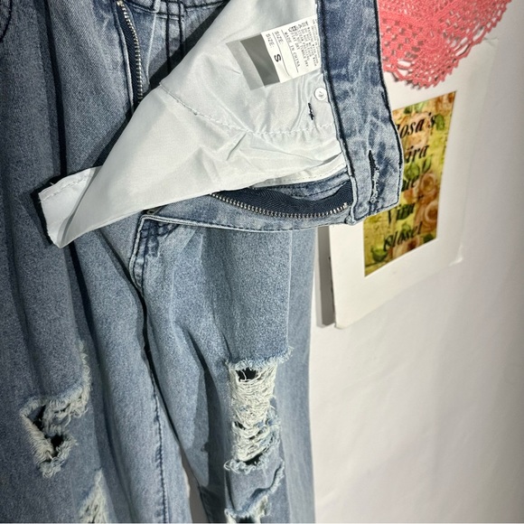 Mwardrobe NWOT High Wasted Baggy Ripped Boyfriend Jeans Small - Picture 7 of 11